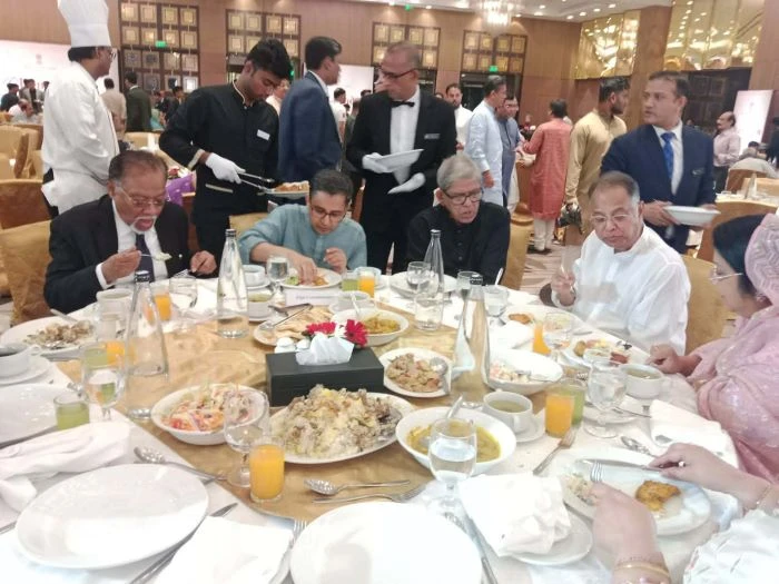 রাজনীতিবিদসহ বিশিষ্টজনের সম্মানে ভারতীয় হাইকমিশনের ইফতার